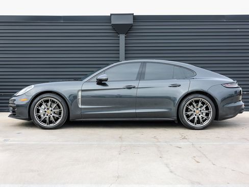 Certified 2023 Porsche Panamera Platinum Edition image 2