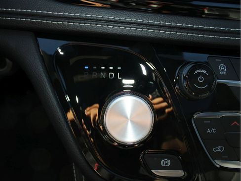 New 2026 Chrysler Pacifica Limited w/ S Appearance Package image 18