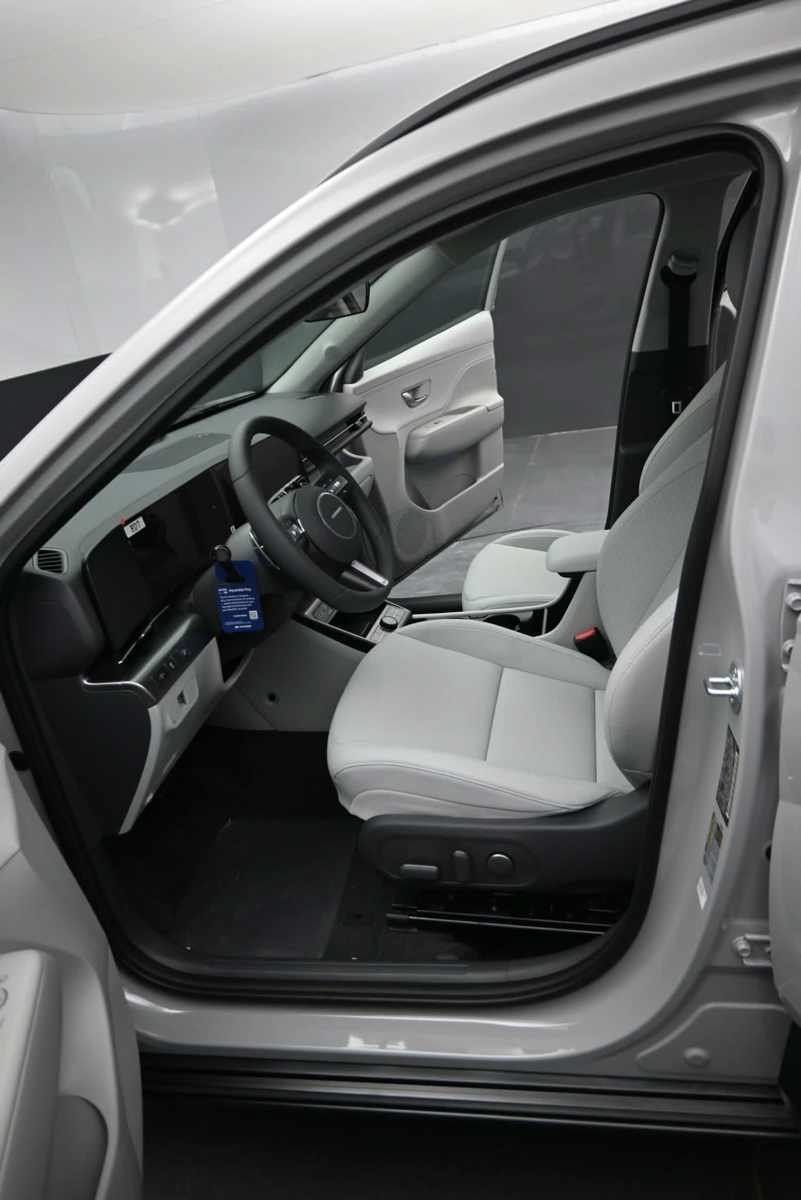 New 2026 Hyundai Kona SEL Premium AWD/4WD image 16