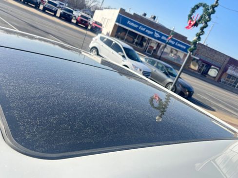 Certified 2022 Ford F150 Lariat w/ Equipment Group 502A High image 56