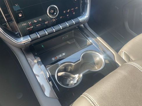 Used 2025 Chevrolet Silverado 2500 LTZ w/ LTZ Convenience Package image 18