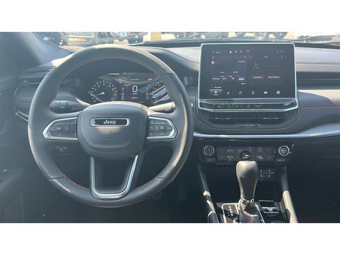 Used 2025 Jeep Compass Trailhawk w/ Sun & Sound Group AWD/4WD image 20