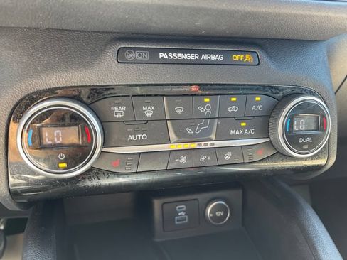 Used 2021 Ford Escape Titanium w/ Titanium Elite Package AWD/4WD image 32