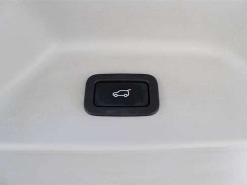 Used 2016 Land Rover Range Rover HSE AWD/4WD image 30