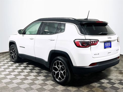 Used 2025 Jeep Compass Limited image 6