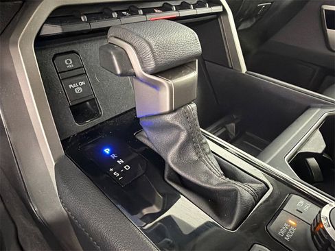 Used 2024 Toyota Tundra Limited image 31