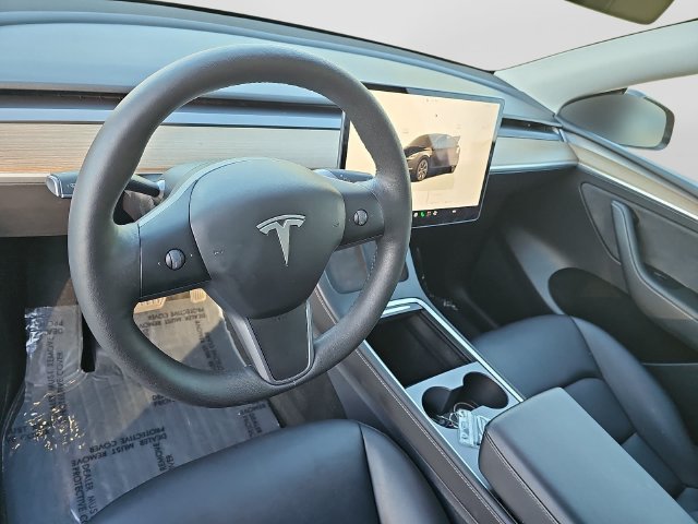 Used 2025 Tesla Model Y Long Range AWD/4WD image 19