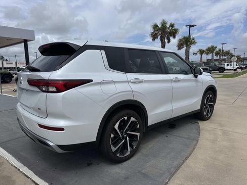 Used 2023 Mitsubishi Outlander SE AWD/4WD image 7