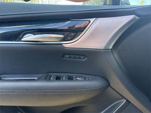 Certified 2025 Cadillac XT5 Premium Luxury image 11