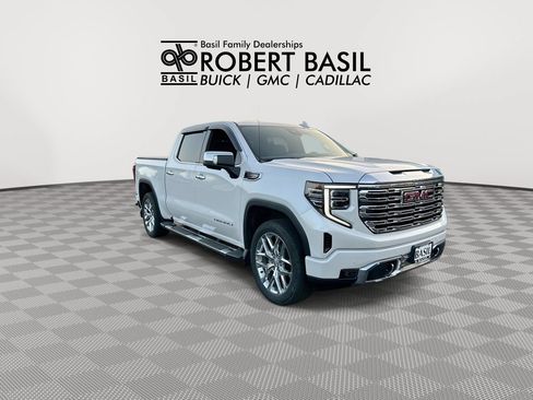 Used 2023 GMC Sierra 1500 Denali w/ Technology Package AWD/4WD image 2