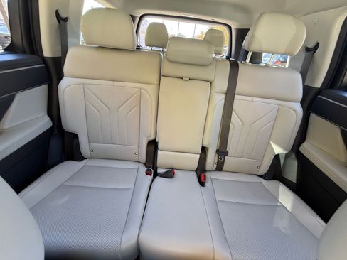 Used 2025 Hyundai Santa Fe SEL image 38