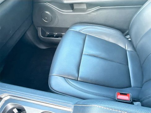 Used 2023 Ford Expedition XLT image 22