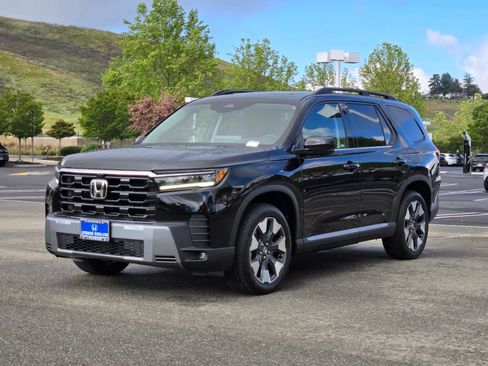 New 2026 Honda Pilot Touring image 8
