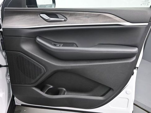 New 2026 Jeep Grand Cherokee Laredo image 20