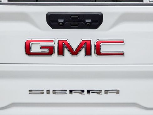 Used 2022 GMC Sierra 3500 AT4 w/ AT4 Preferred Package image 22