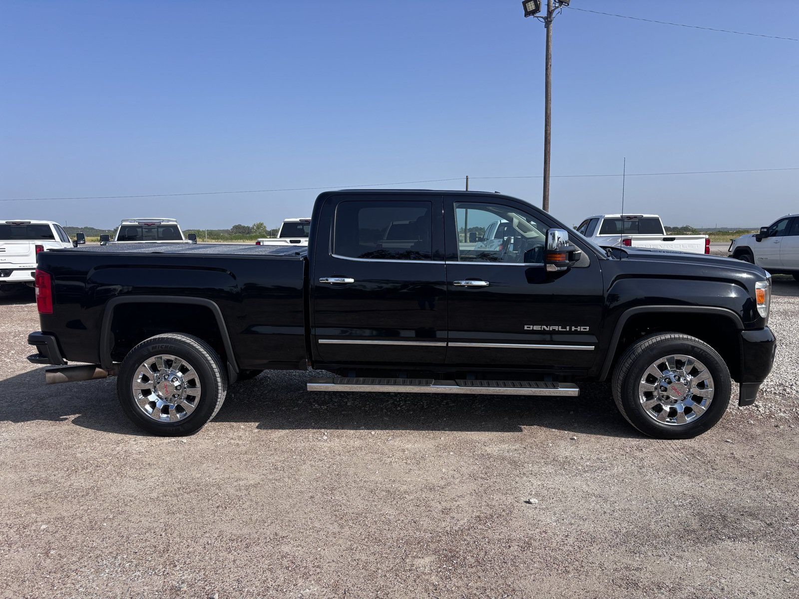 Used 2015 GMC Sierra 2500 Denali w/ Duramax Plus Package AWD/4WD image 7