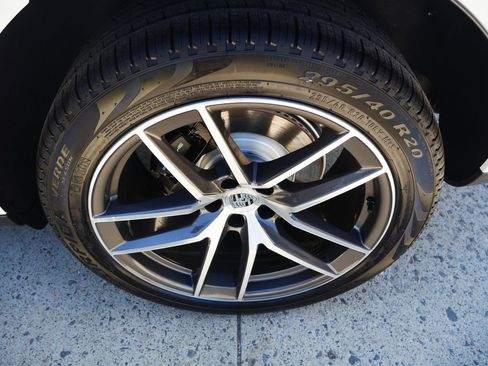 New 2026 Porsche Macan AWD/4WD image 10