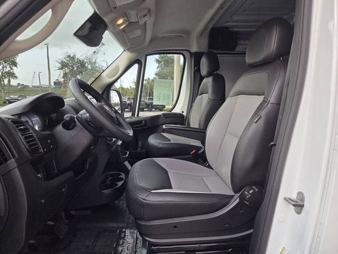 Used 2025 RAM ProMaster 2500 w/ Convenience Group FWD image 10