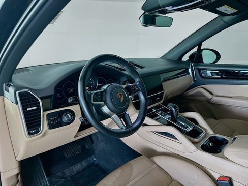 Used 2022 Porsche Cayenne AWD/4WD image 9