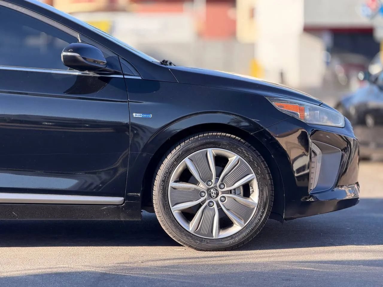 Used 2018 Hyundai Ioniq Limited FWD image 19