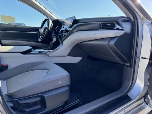 Used 2022 Toyota Camry LE FWD image 27
