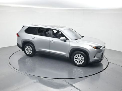 Used 2024 Toyota Grand Highlander XLE image 39