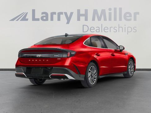 New 2025 Hyundai Sonata Limited image 2