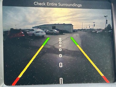 Used 2017 Jeep Cherokee Latitude w/ Comfort/Convenience Group image 15