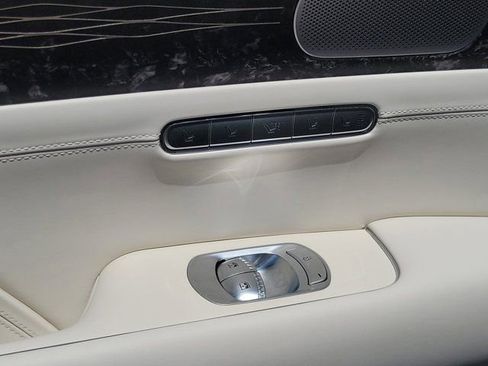 Used 2025 Genesis G90 3.5T AWD/4WD image 12