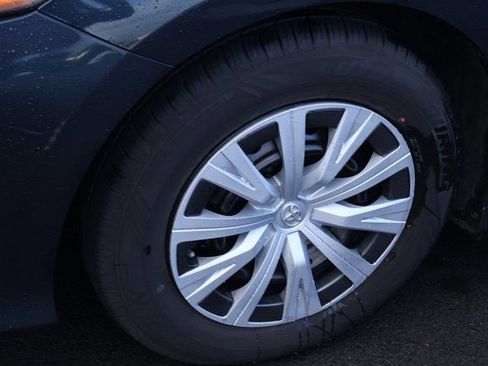 Certified 2020 Toyota Camry LE image 11