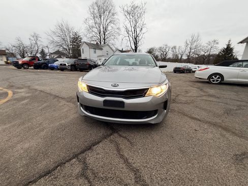 Used 2017 Kia Optima EX image 3