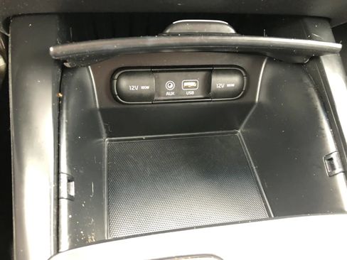 Used 2019 Kia Sorento AWD V6 image 29