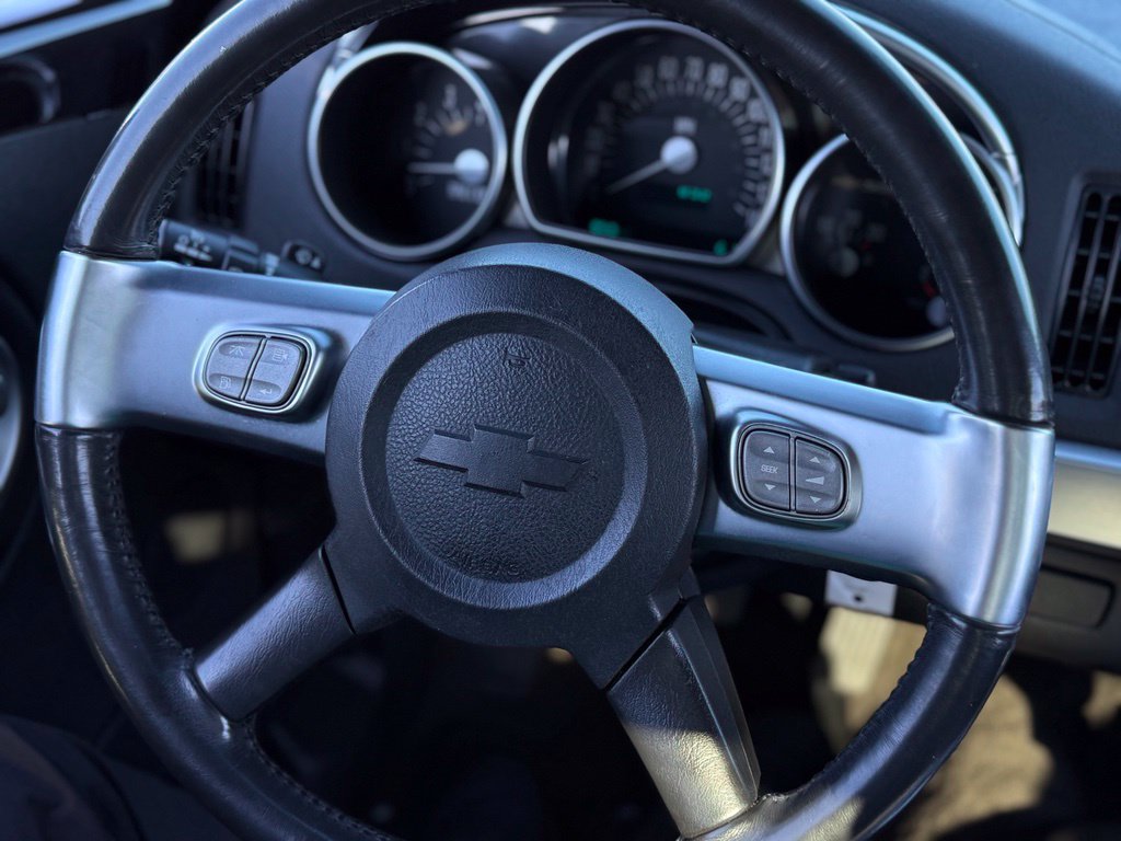 Used 2003 Chevrolet SSR w/ Preferred Equipment Group RWD image 11