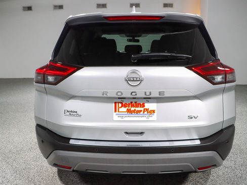 Used 2023 Nissan Rogue SV FWD image 8