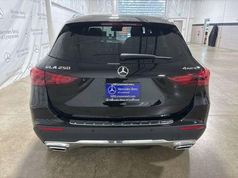 Used 2025 Mercedes-Benz GLA 250 4MATIC image 4