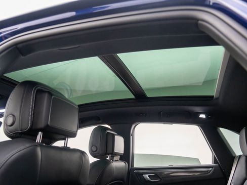 Certified 2025 Porsche Macan GTS image 20