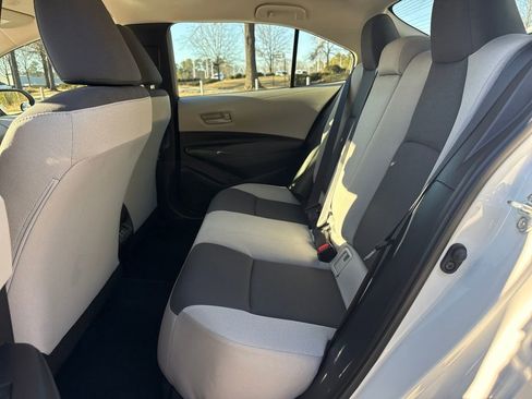 Used 2025 Toyota Corolla LE image 26