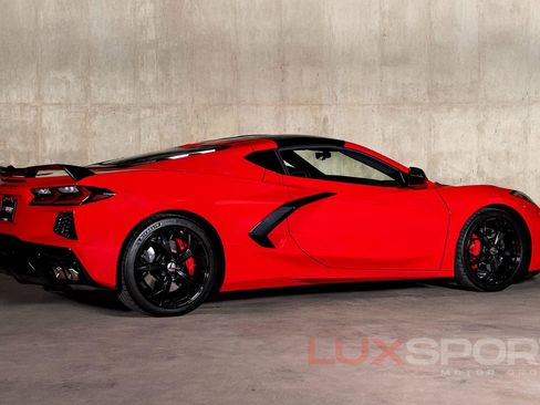 Used 2020 Chevrolet Corvette Stingray w/ 3LT Preferred Equipment Group image 4