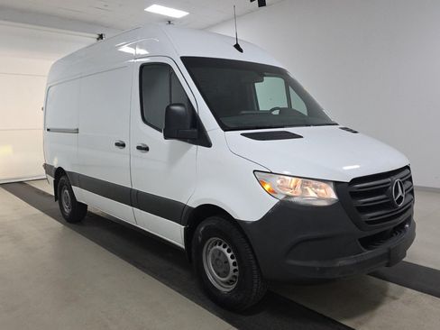 Used 2019 Mercedes-Benz Sprinter 144 Cargo image 2