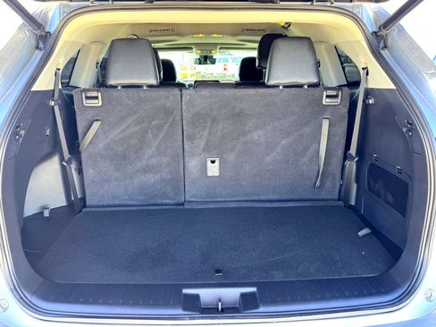 Used 2022 Toyota Highlander XLE image 8