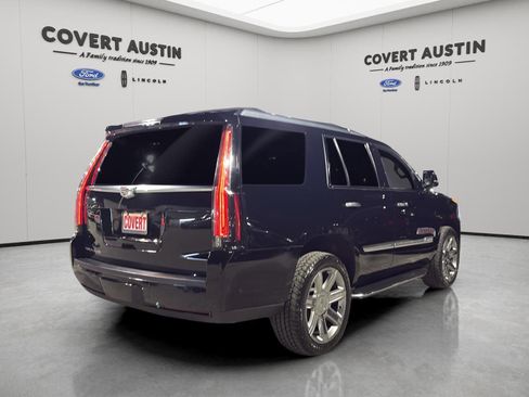 Used 2020 Cadillac Escalade Luxury image 5