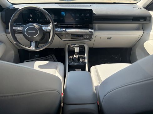 Used 2025 Hyundai Kona SEL AWD/4WD image 17