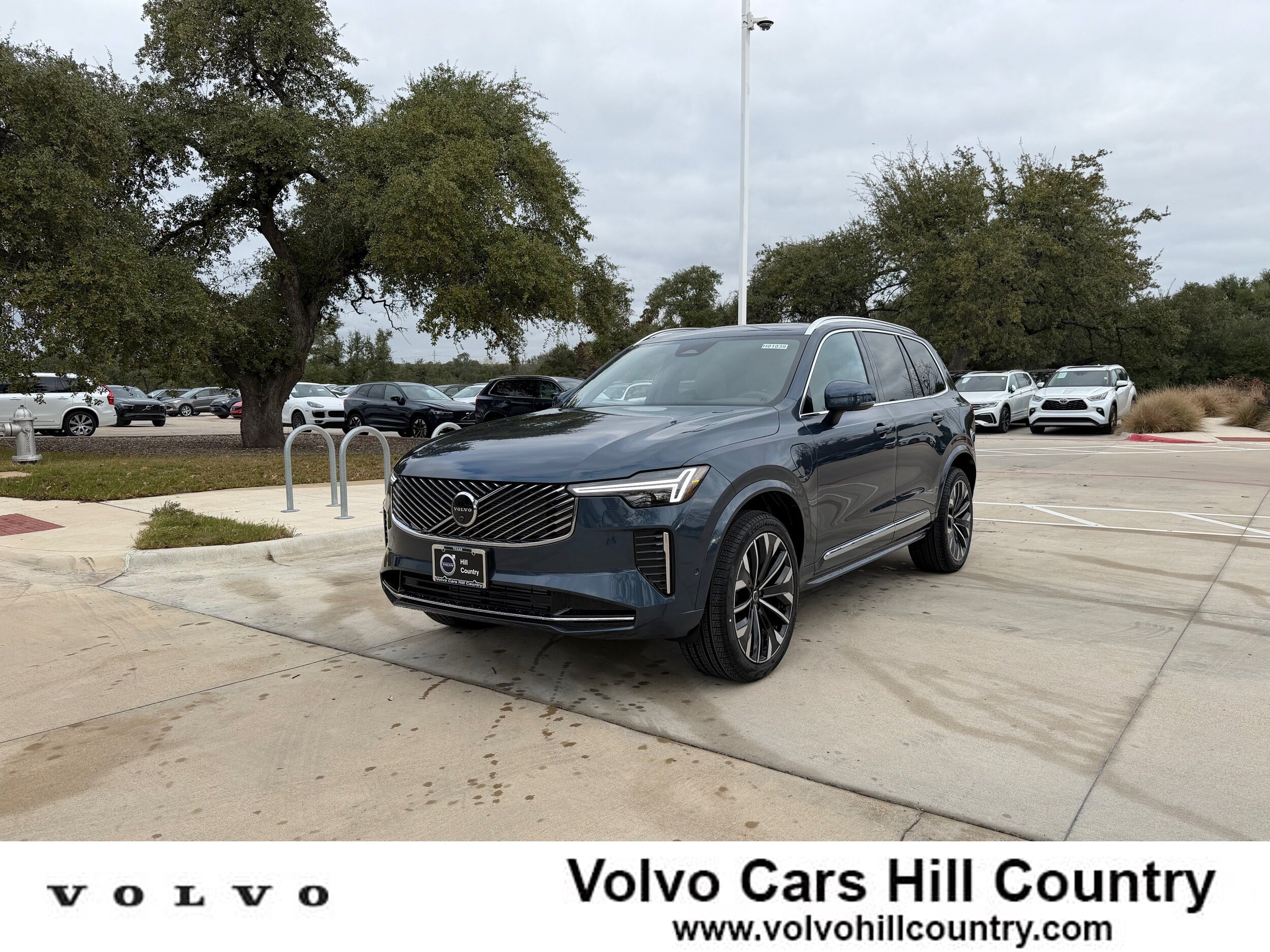 Used 2026 Volvo XC90 T8 Plus w/ Protection Package Premier AWD/4WD image 1