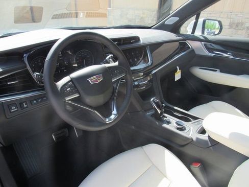 New 2025 Cadillac XT6 Sport w/ Technology Package image 7