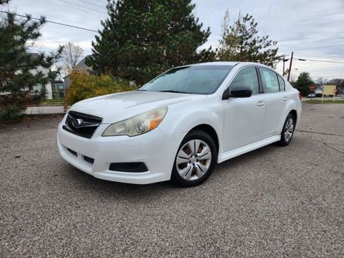 Used 2012 Subaru Legacy 2.5i image 2