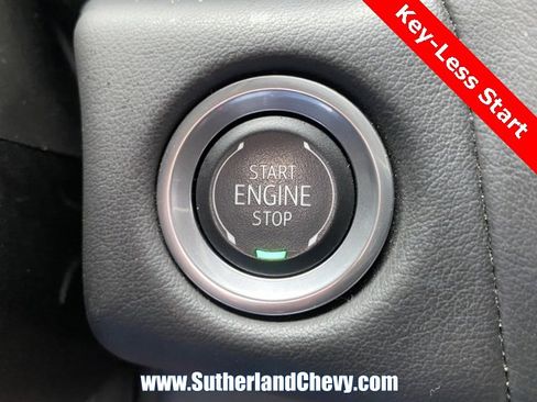 Used 2024 GMC Yukon XL SLE image 23