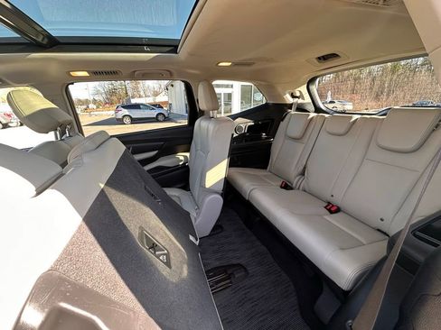 Used 2023 Subaru Ascent Limited w/ Technology Package image 37