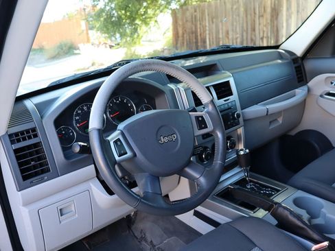 Used 2008 Jeep Liberty Limited image 15