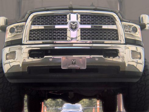 Used 2017 RAM 2500 Laramie w/ Off Road Package AWD/4WD image 3