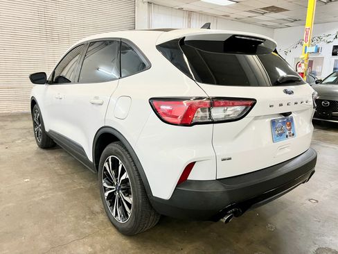 Used 2021 Ford Escape SE w/ SE Sport Appearance Package image 7